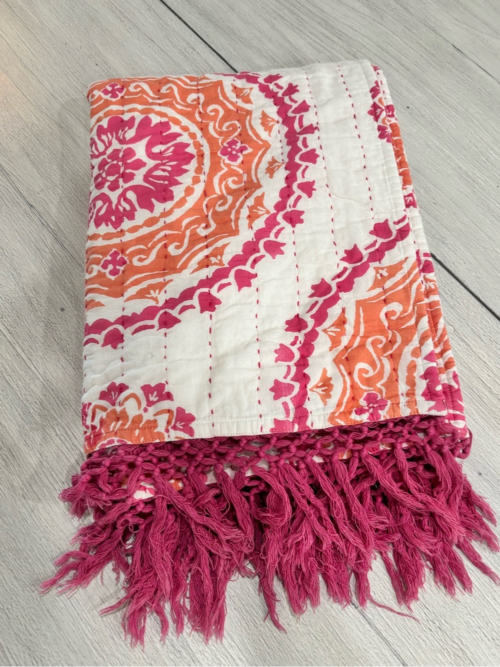 UNBRANDED White Orange Pink KANTHA MEDALLION Print Tassel Throw Blanket 68”X50”.
